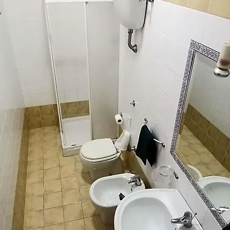 Отель Parigino
